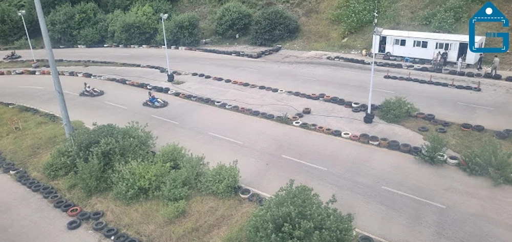 تصویر کارتینگ حیران
