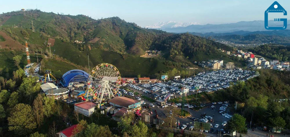 نمای آسمانی از شهربازی بام سبز لاهیجان